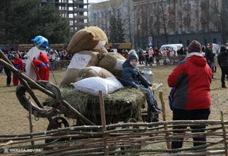 https://nikolaev-city.net/sites/default/files/images/post/gallery/17/02/27/23110-v-nikolaeve-yarko-i-veselo-otprazdnovali-maslenicu_7.jpg