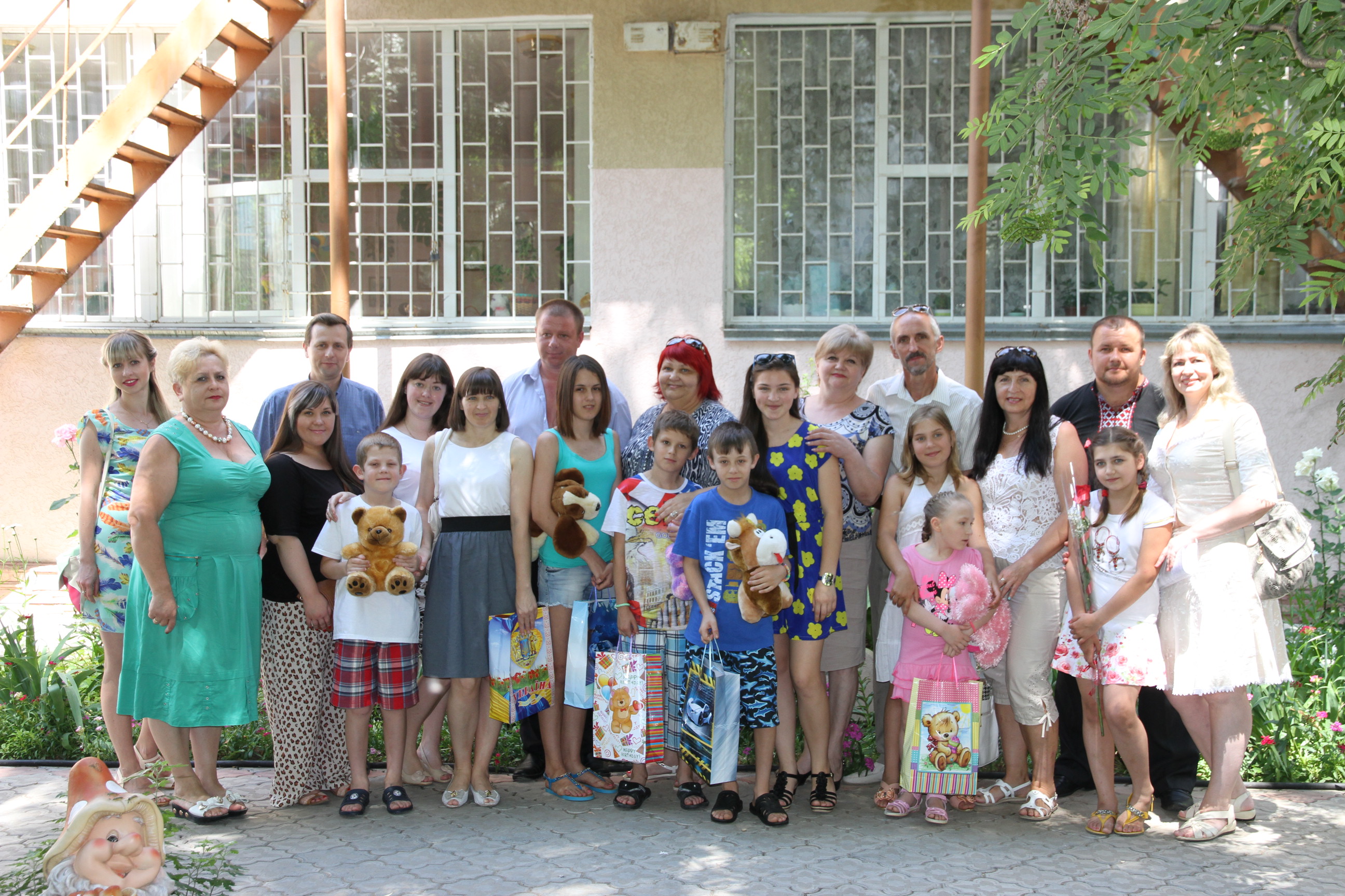 Сразу шестеро воспитанников Николаевского центра социально-психологической реабилитации детей сегодня обрели семьи
